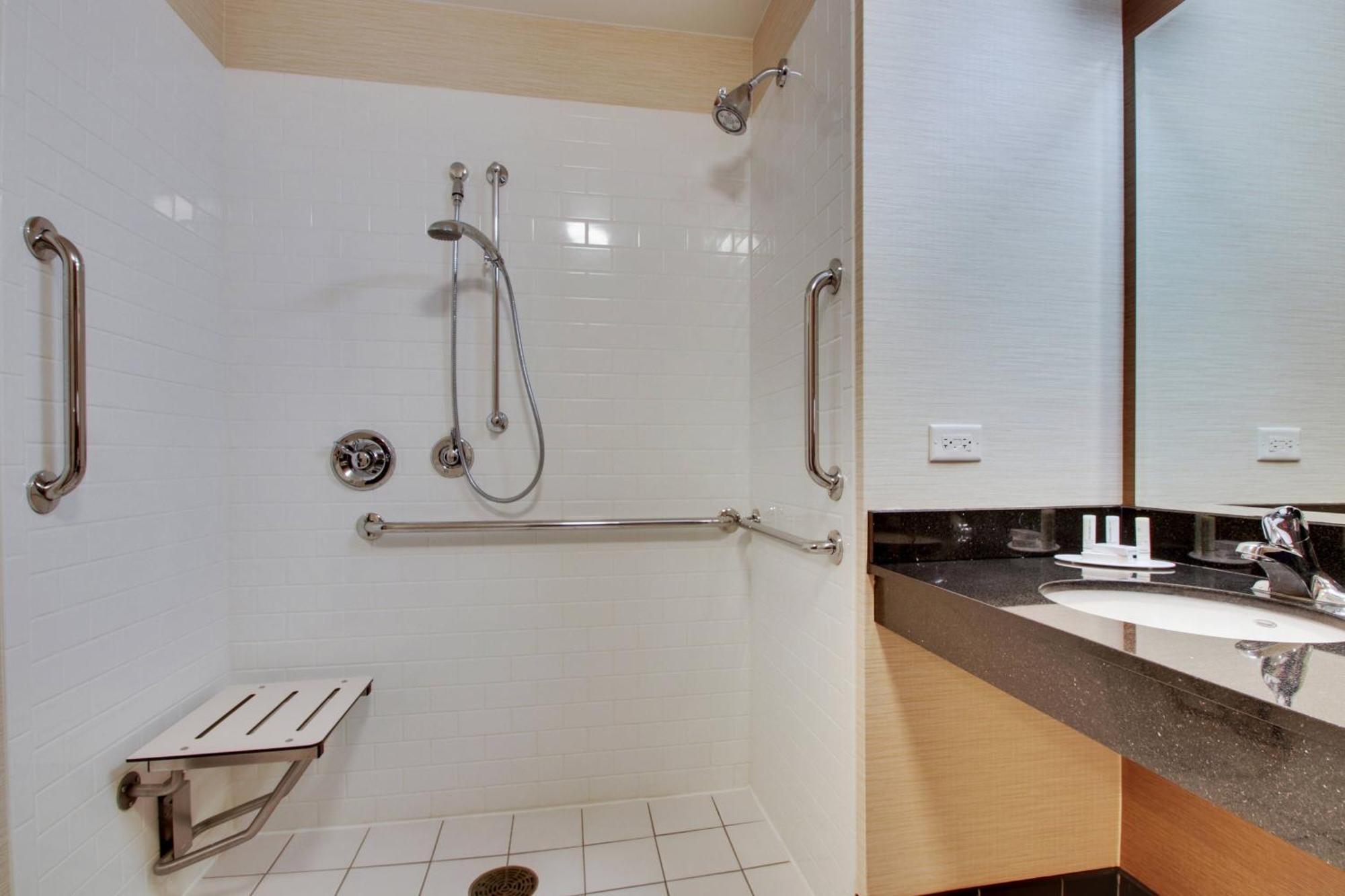 Fairfield Inn & Suites By Marriott Ottawa Starved Rock Area Bagian luar foto